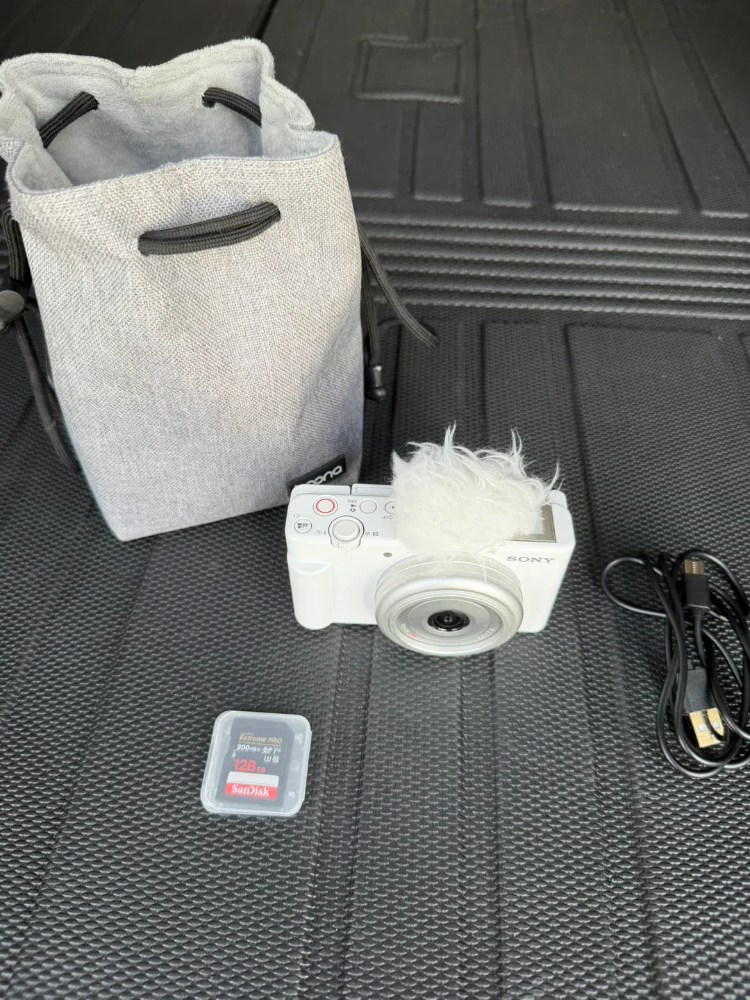 Sony ZV-1F White Vlogging Camera - photo 5