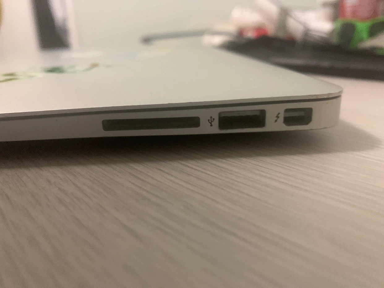 Apple MacBook Air 13-inch Model A1466