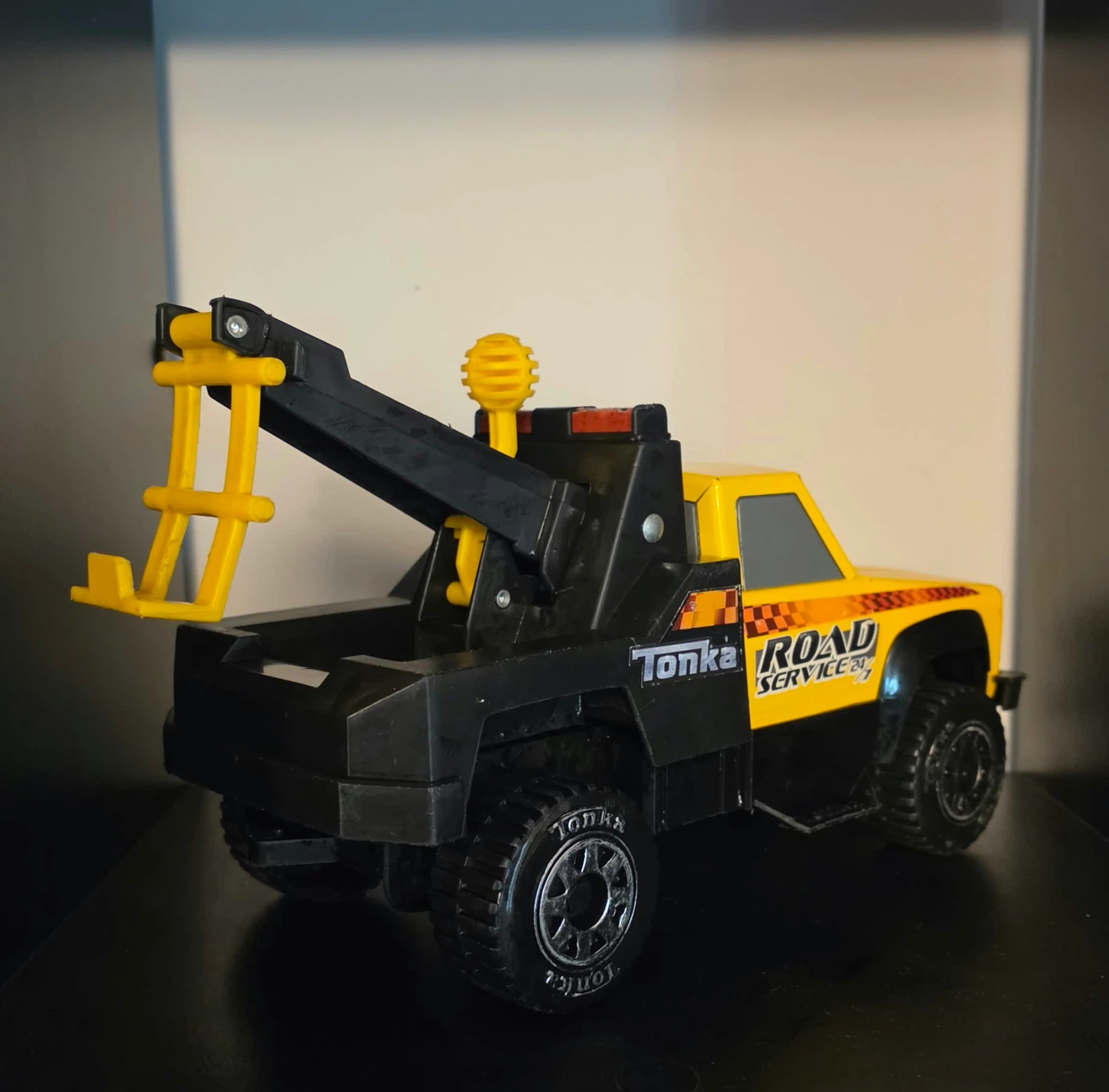 Tonka Road Service Tow Truck -