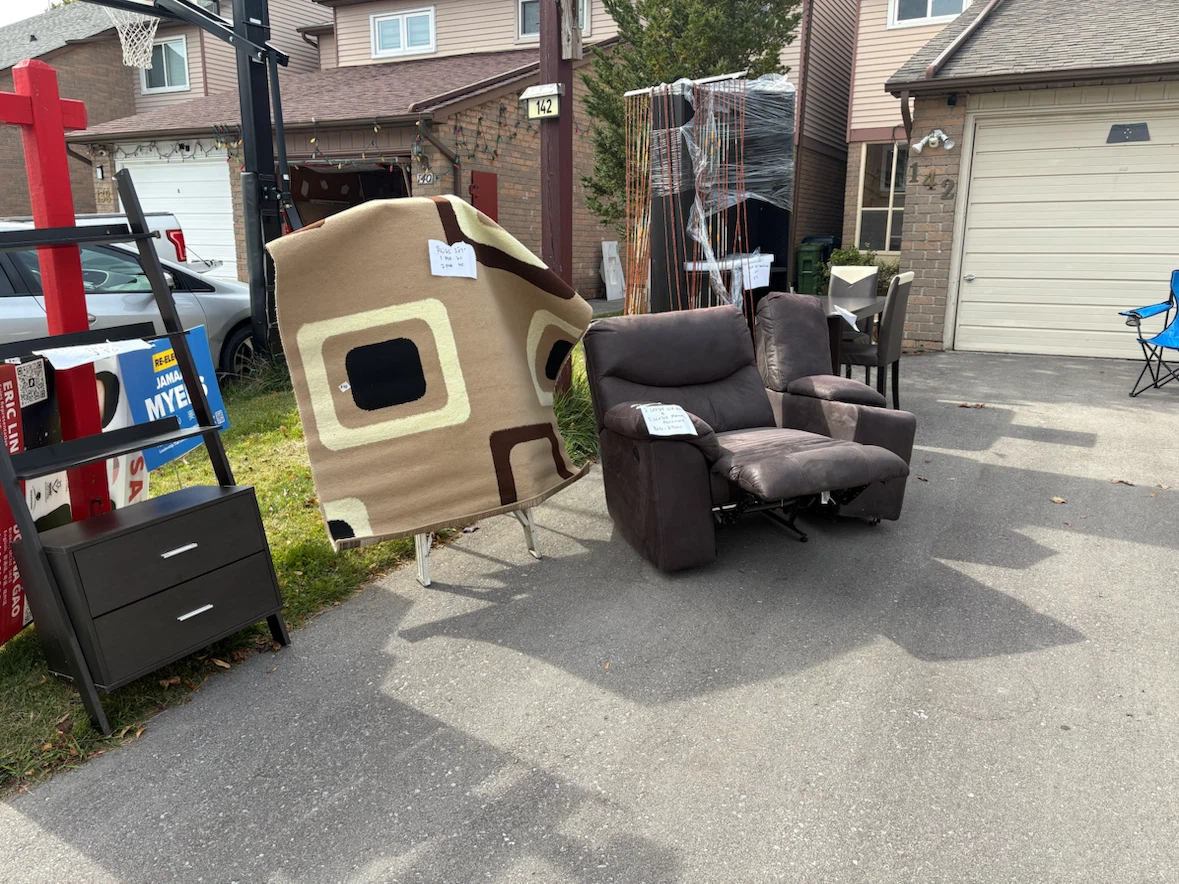 Yard sale - photo 3