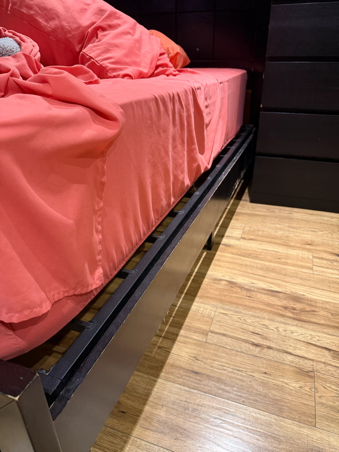 Queen Size Bed Frame & Head Board with metal slat support - photo 3