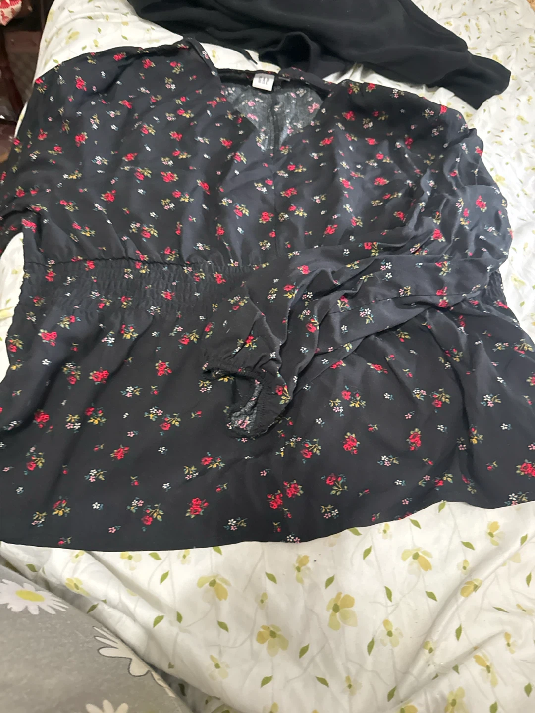 Gap floral print black long-sleeve blouse - photo 2