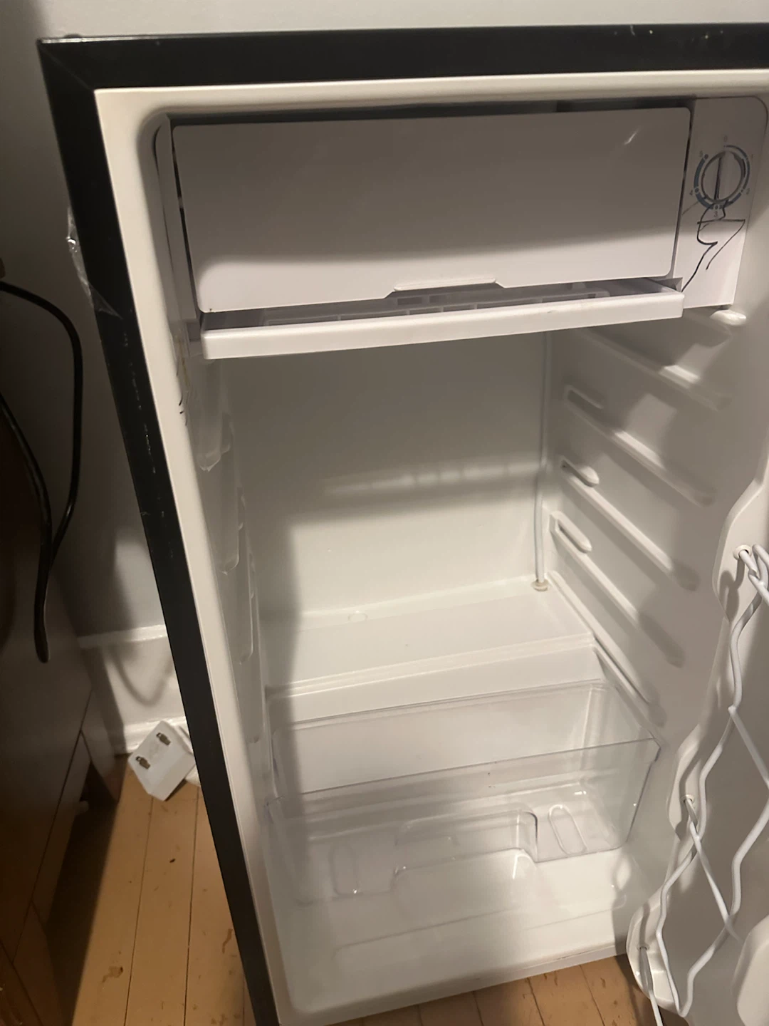 Upstreman Compact Refrigerator - photo 5
