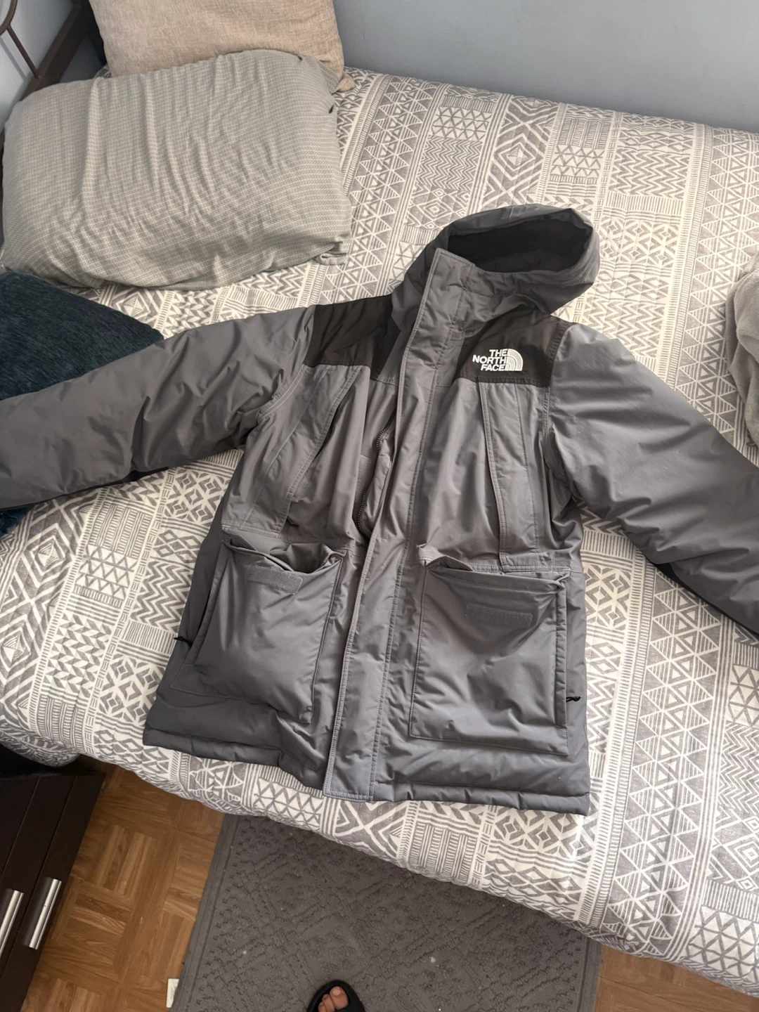 The North Face Men's Puffer Jacket - Grey - Size Medium - photo 3