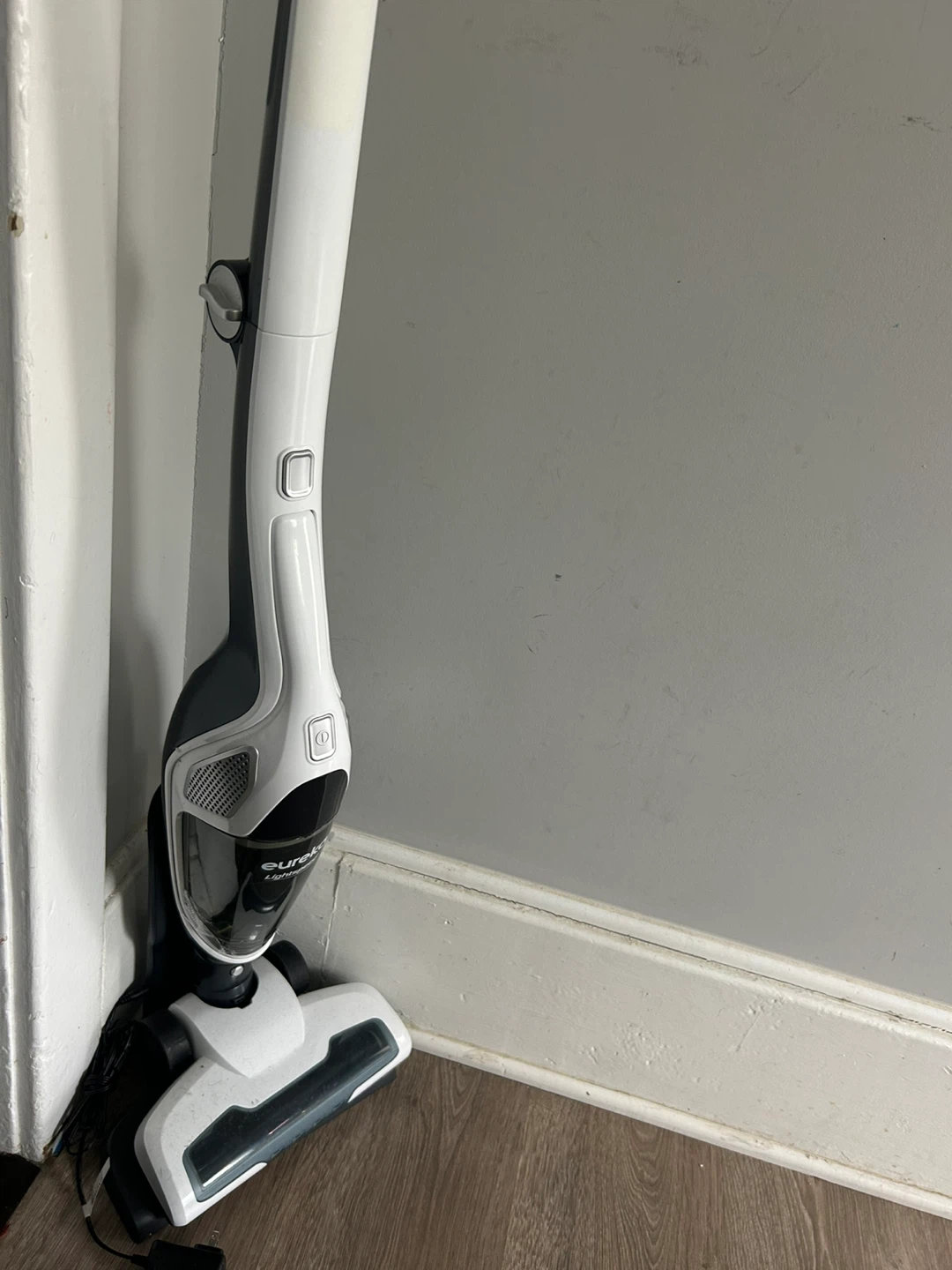 Eureka Lightspeed Stick Vacuum - photo 2