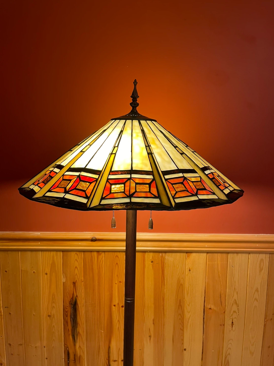 A large beautiful Tiffany Style stained glass floor lamp - photo 2