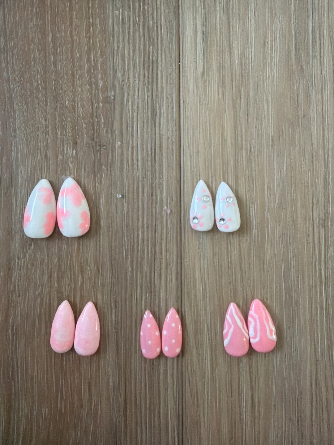 Set of 5 pairs of decorative press-on nails