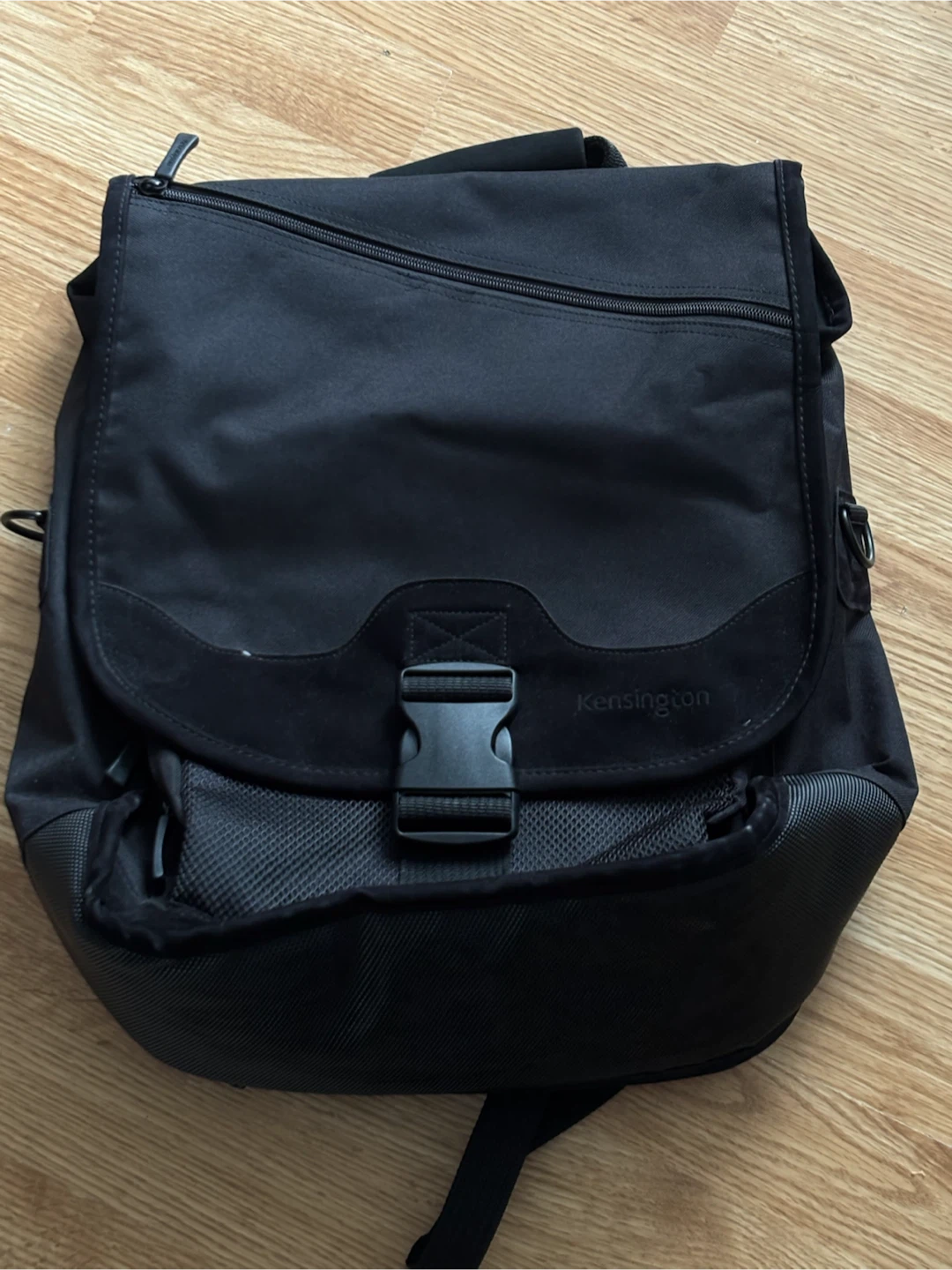 Kensington Convertible Laptop Bag
