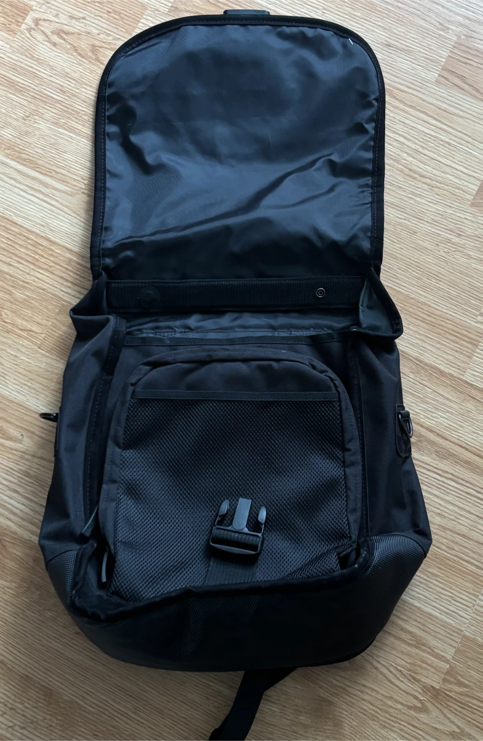 Kensington Convertible Laptop Bag - photo 2