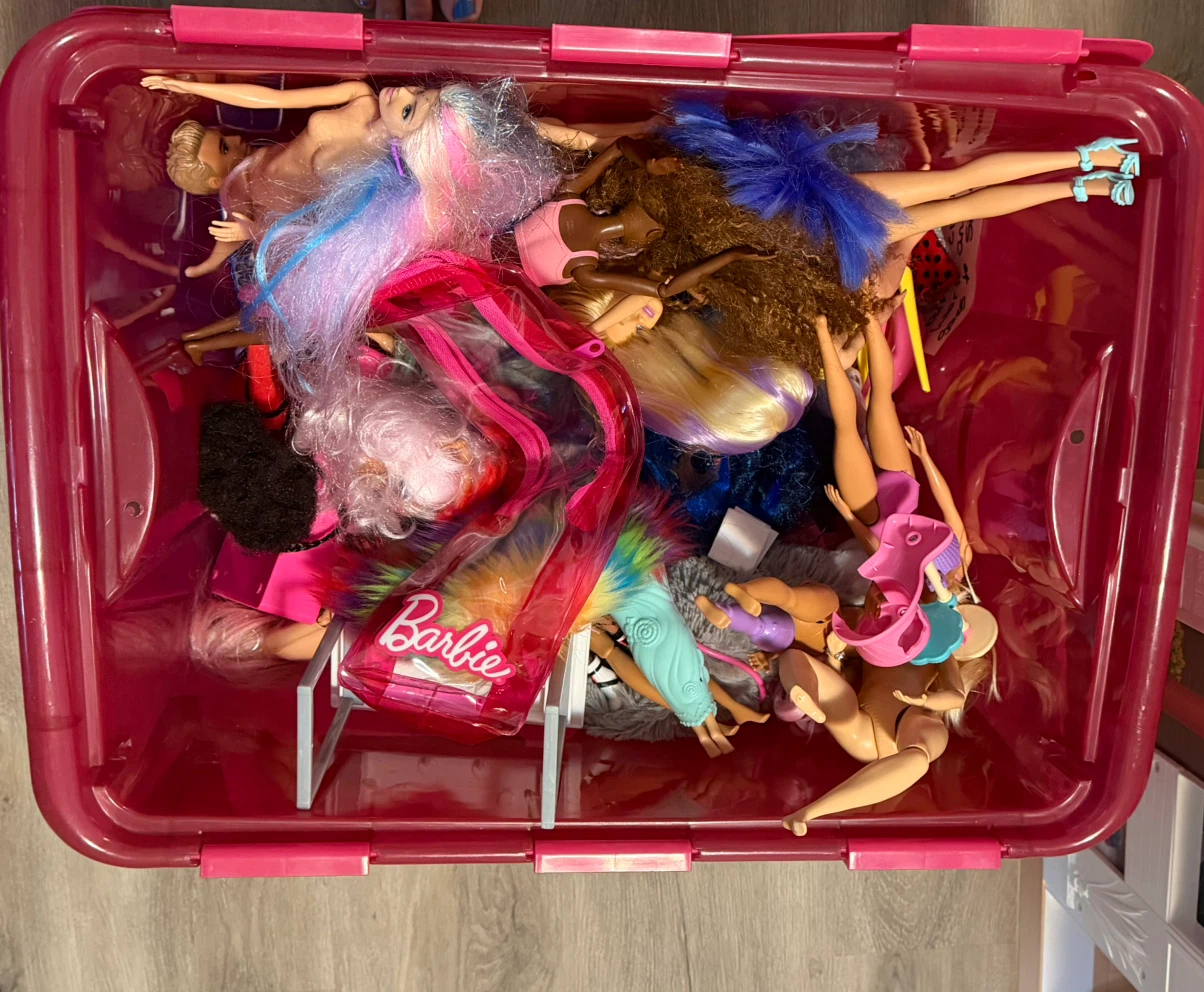 Barbie Dollhouse and Assorted Dolls Bundle - photo 2