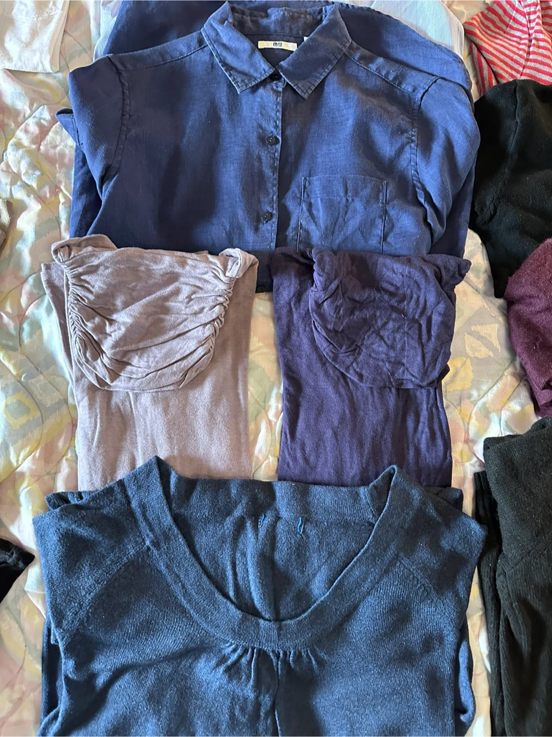 Lot of 25 pieces women’s size small clothing - photo 3