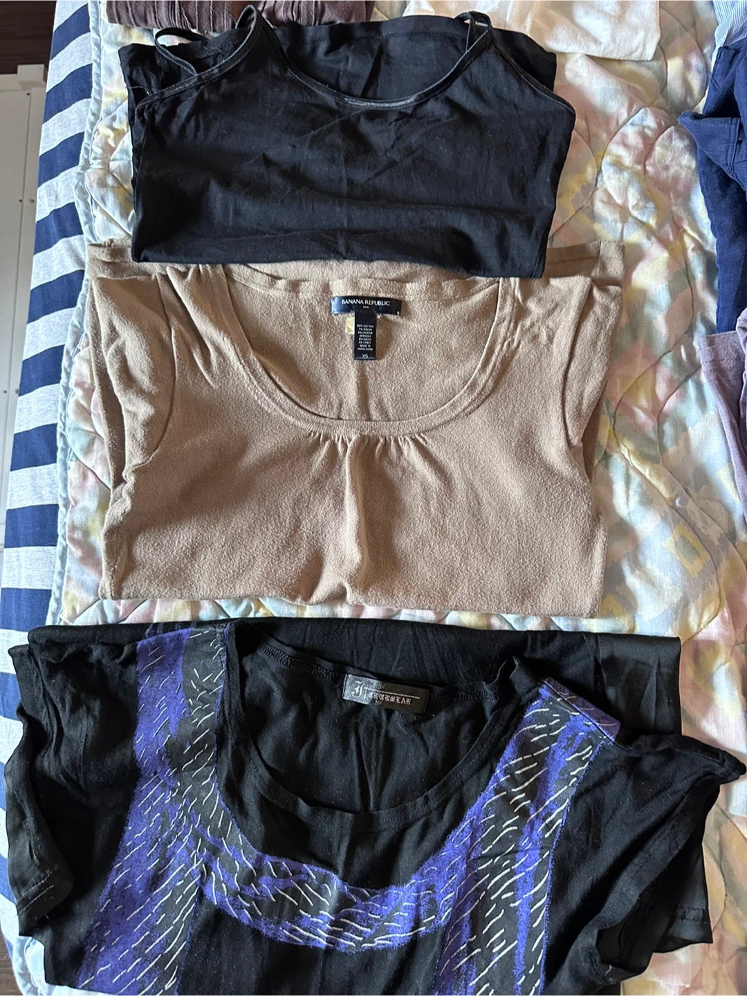 Lot of 25 pieces women’s size small clothing - photo 4