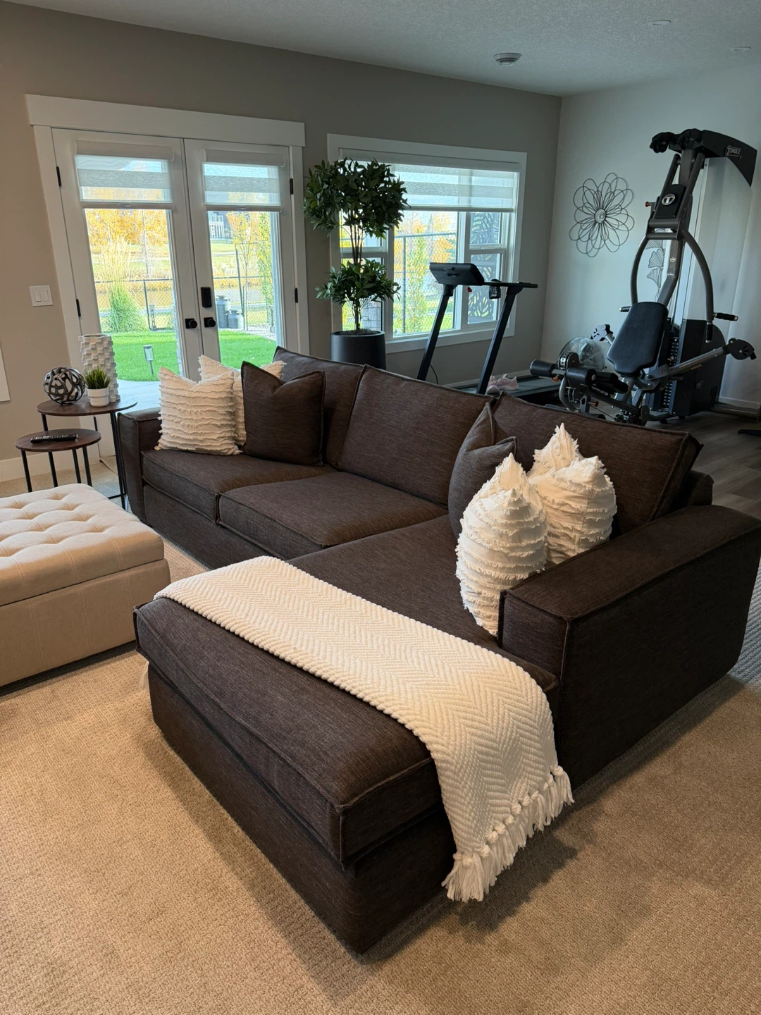 Sofa with chaise - photo 2