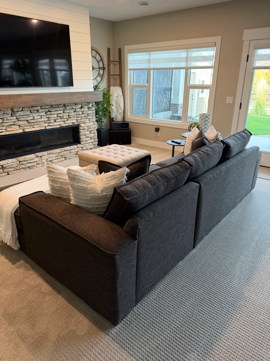 Sofa with chaise - photo 4