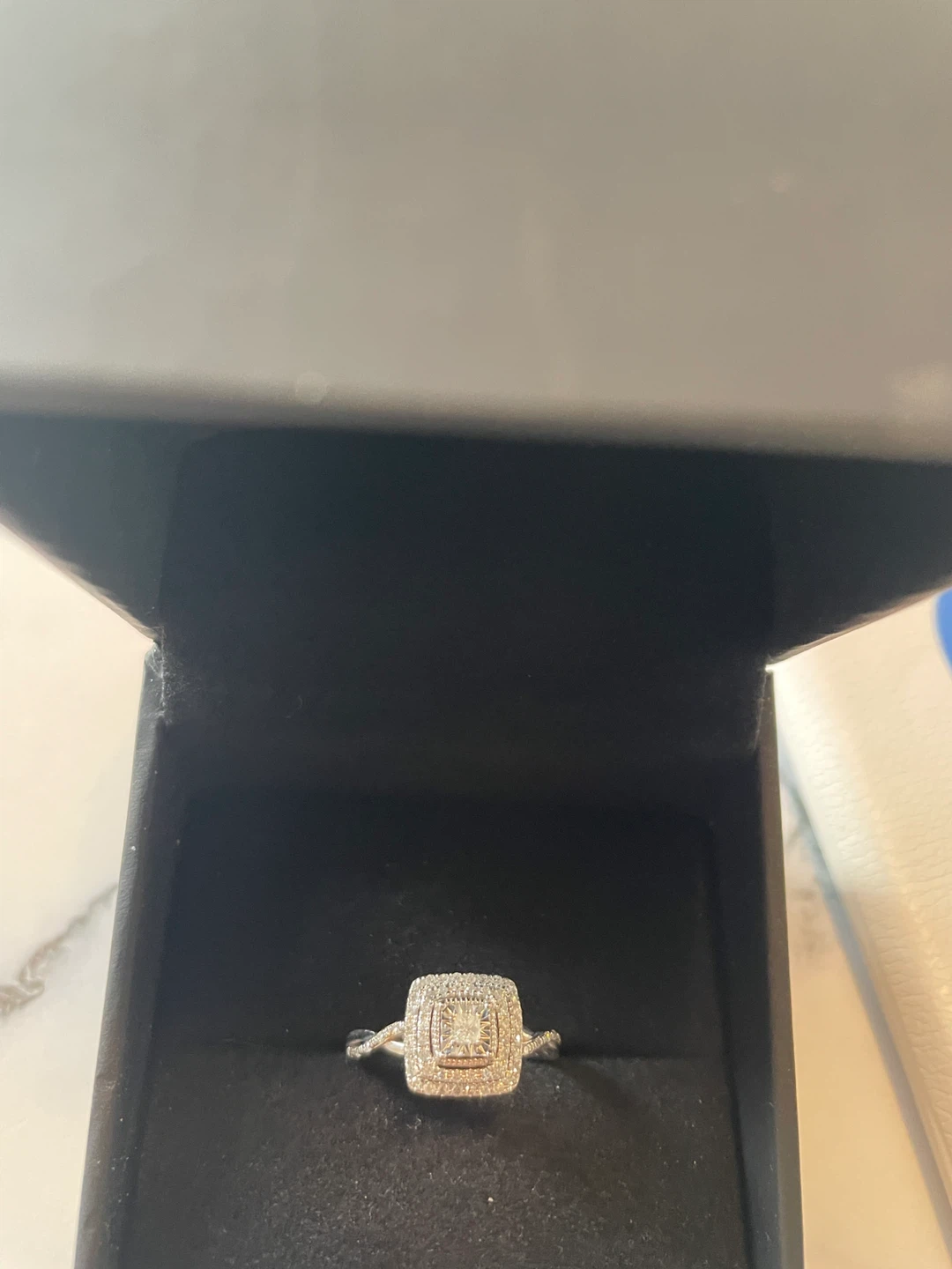 10K White Gold Diamond Halo Cluster Ring Princess Cut - photo 3