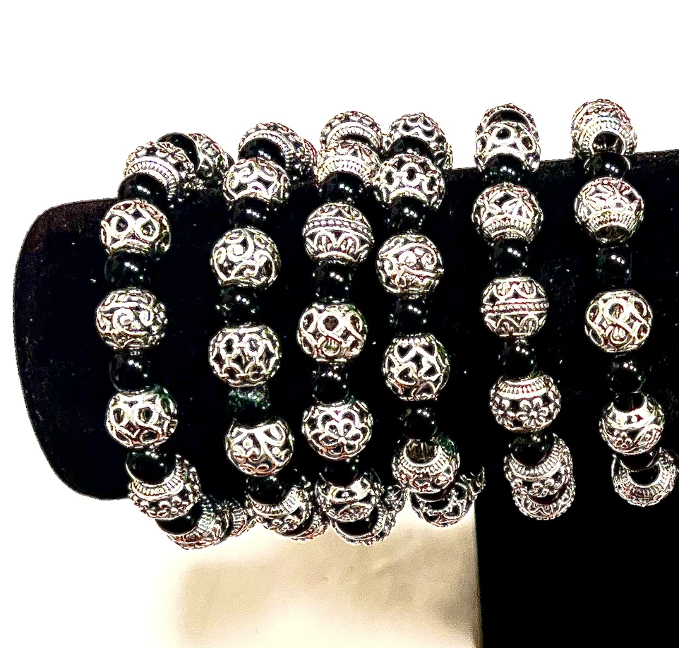 Black Ónix Beaded and Silver-Tone Tibetan Patterned Bracelet