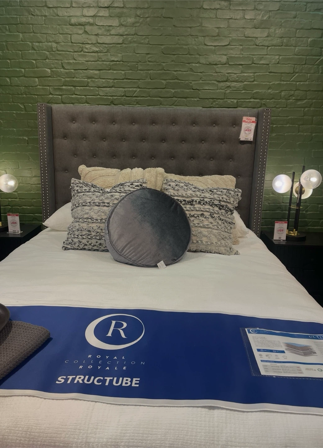 Structube Royal Collection Royale Bed