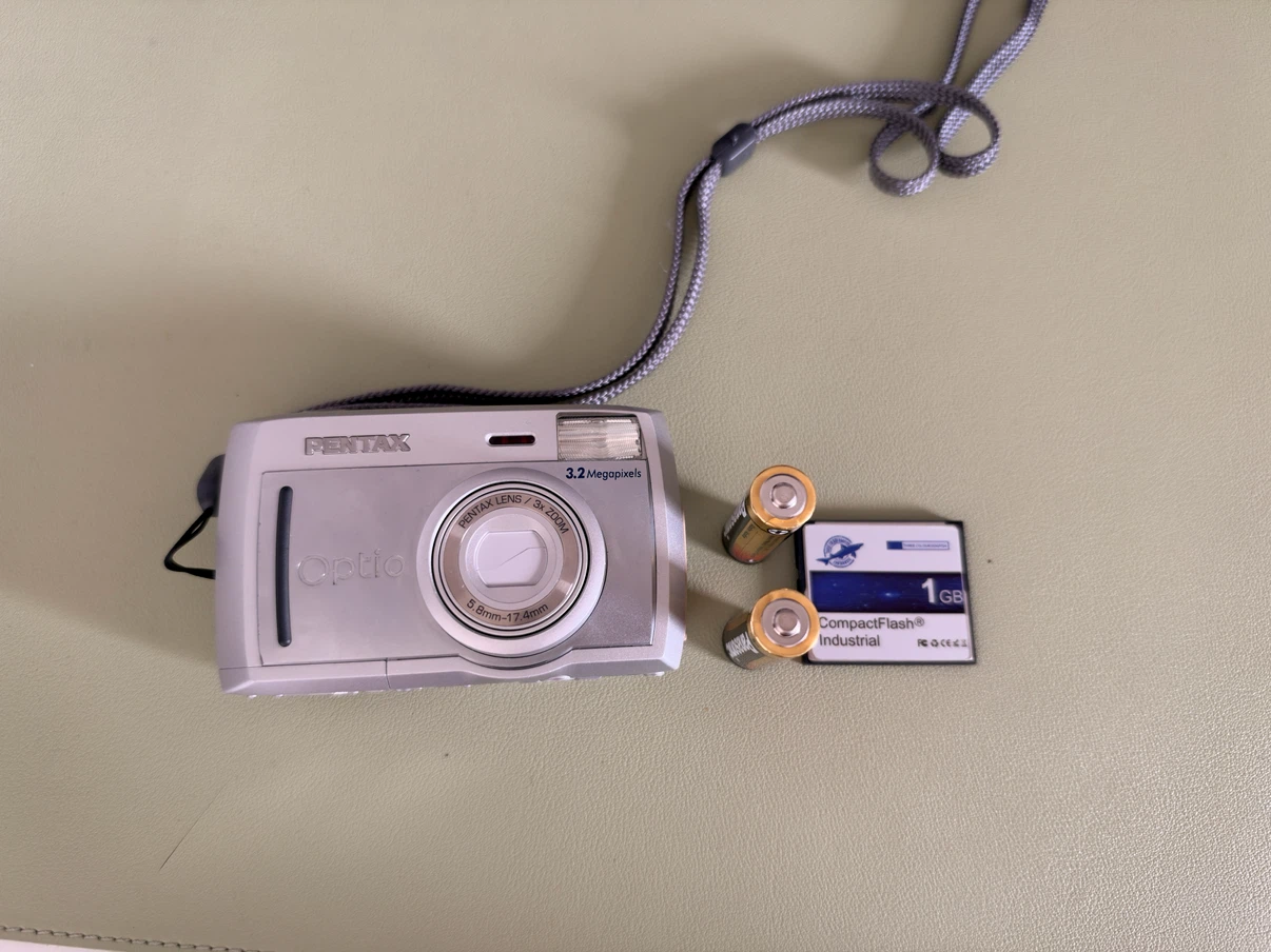Pentax Optio 33L Digital Camera - photo 3