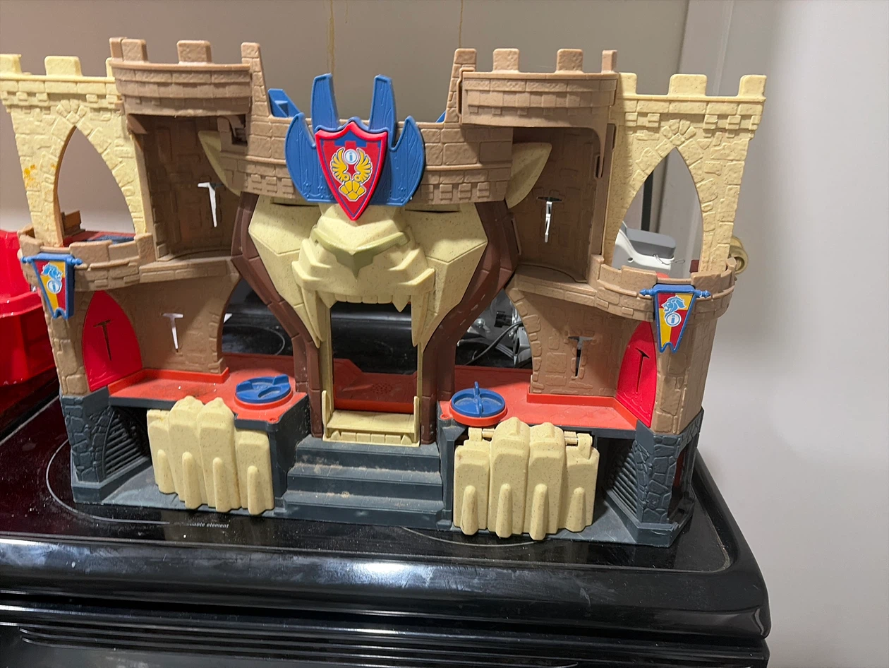 Fisher-Price Imaginext Lion's Den Castle