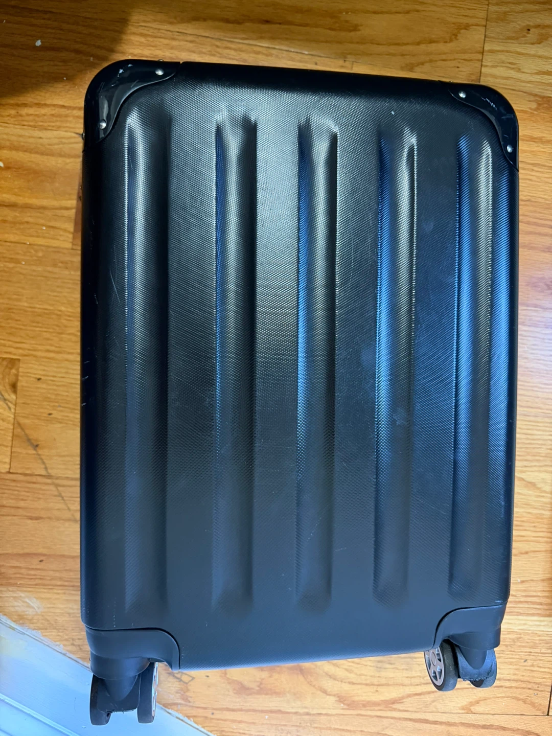 Black Hardside Carry-On Suitcase - photo 2