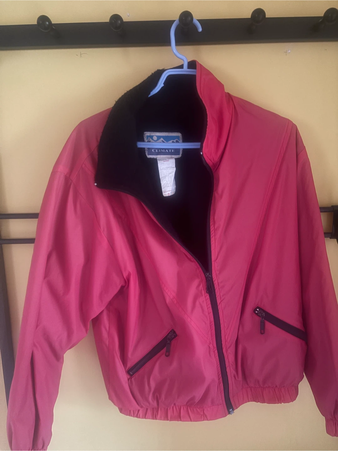 Coat (In good condition) (Medium) (Free) - photo 2