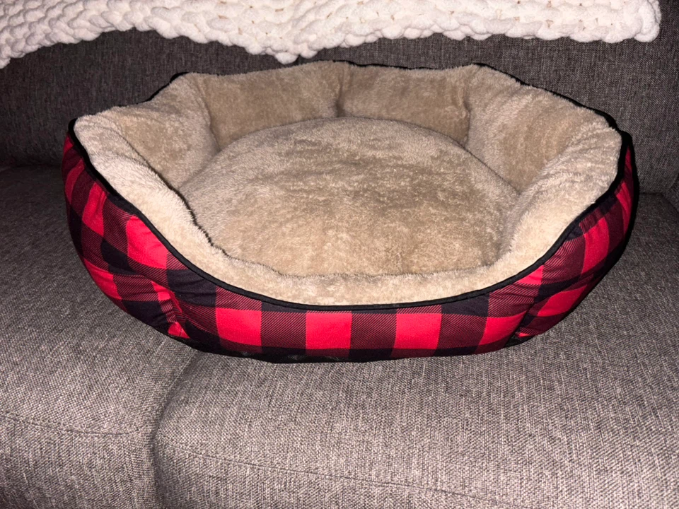 Petco Washable Cuddle Pet Bed - Buffalo Check