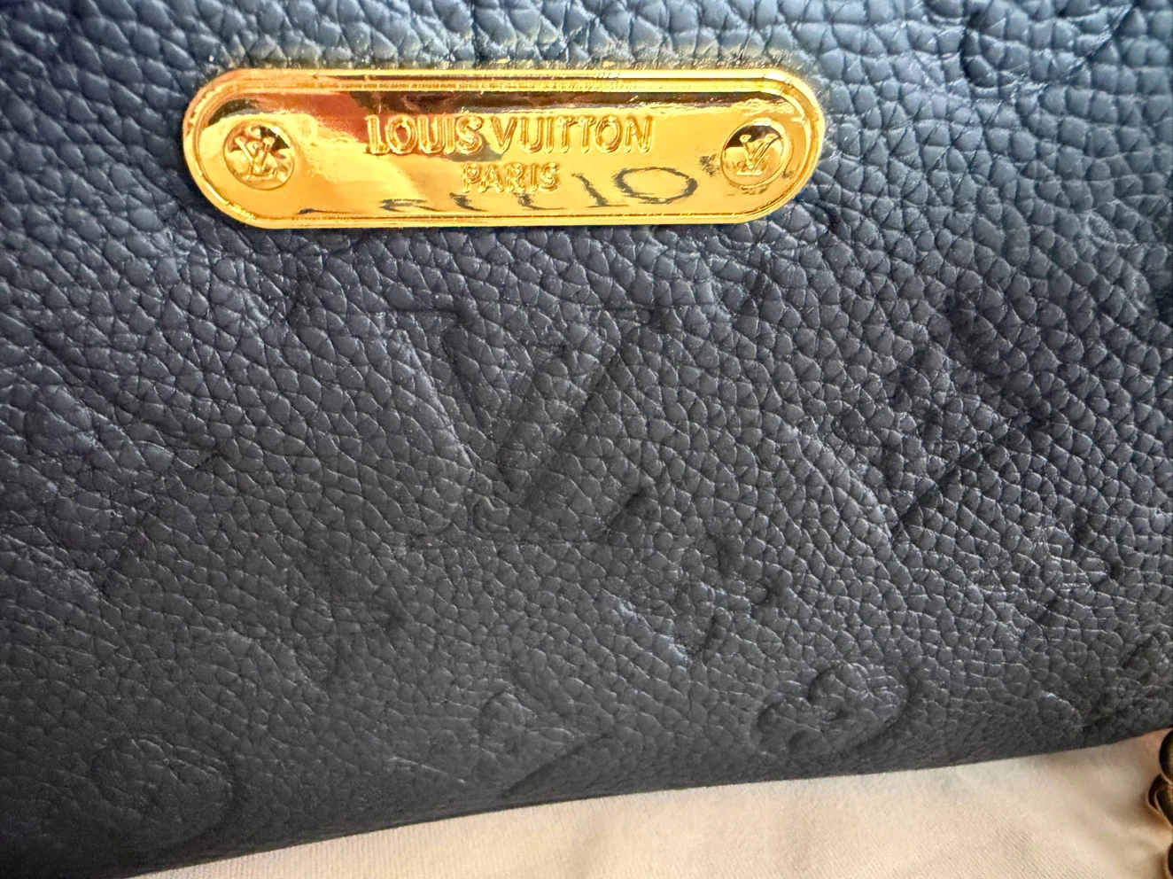 Louis Vuitton Black Monogram Empreinte Pochette - photo 4