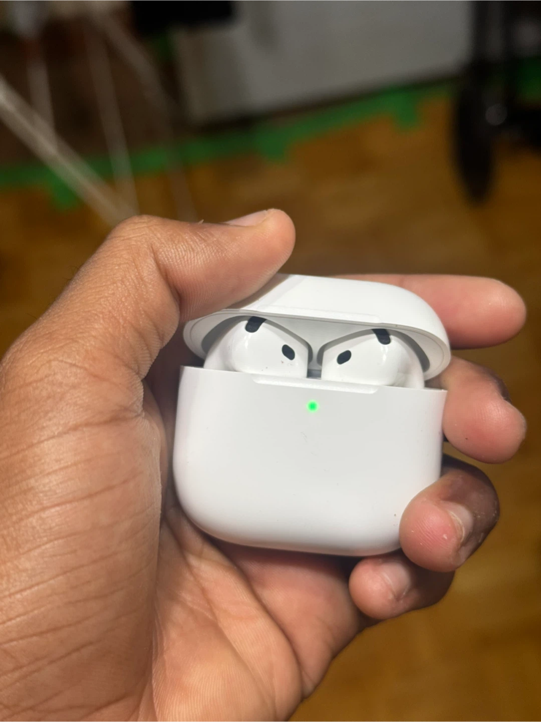 AirPods 4 with noise cancellation - photo 2