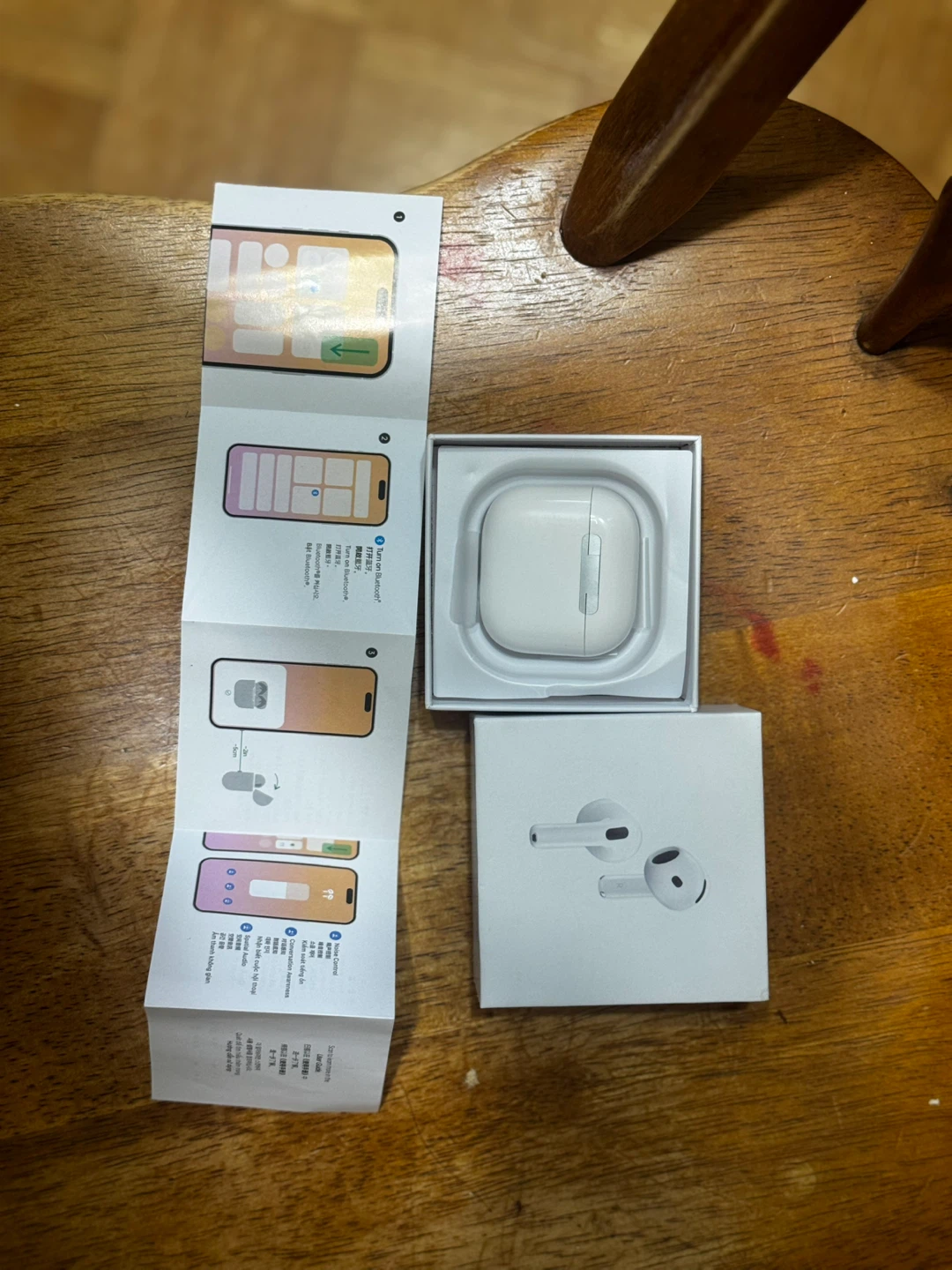 AirPods 4 with noise cancellation - photo 3