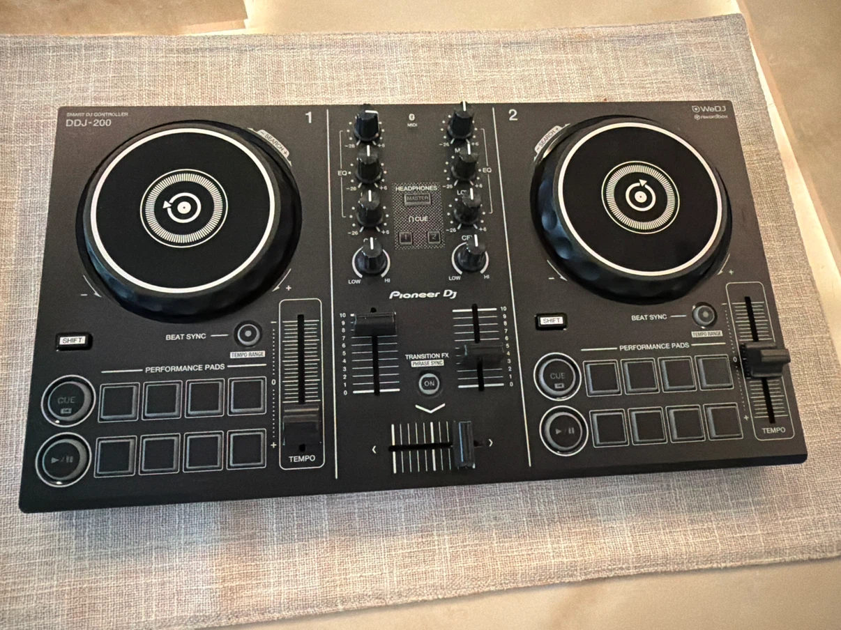 Pioneer DJ DDJ-200 Smart DJ Controller - photo 3