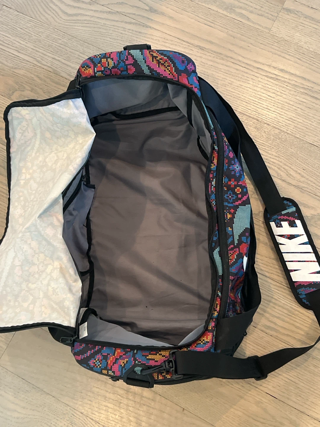Nike Radiate Club Printed Duffel Bag - Black Multicolor Gym Bag - photo 4