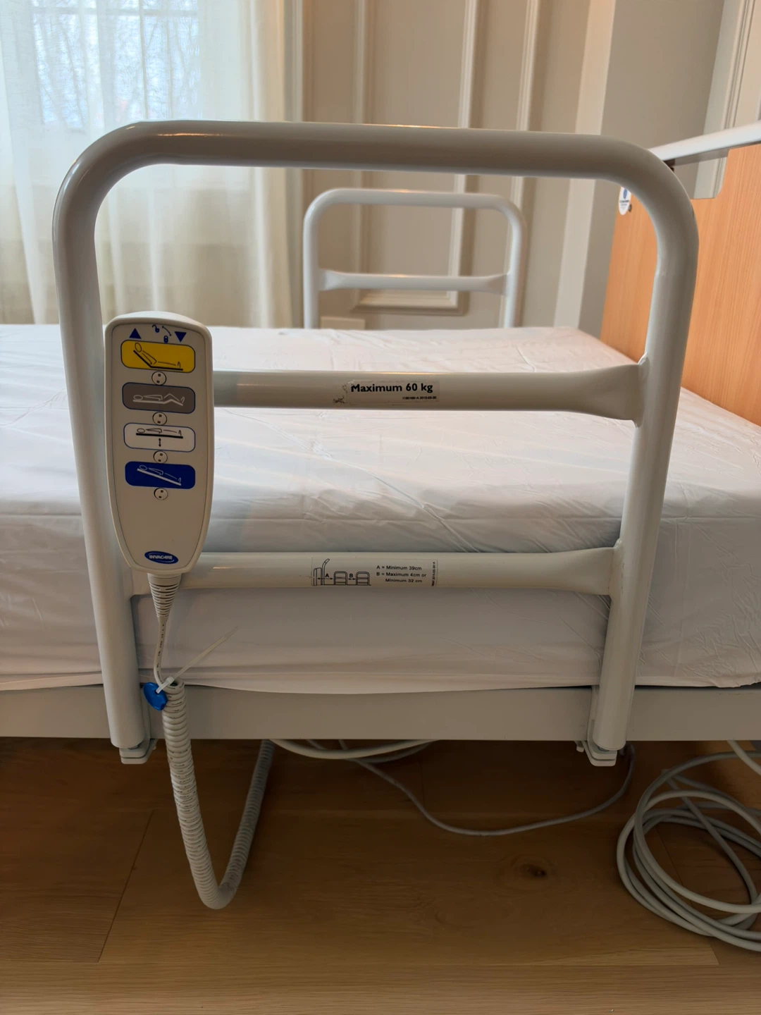INVACARE ETUDE HOSPITAL BED - photo 2