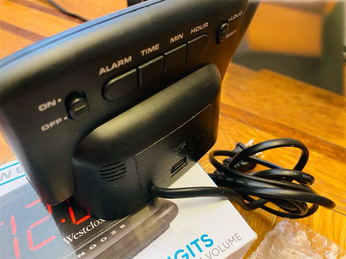 Westclox Digital Alarm Clock (Brand New in Box) - photo 3