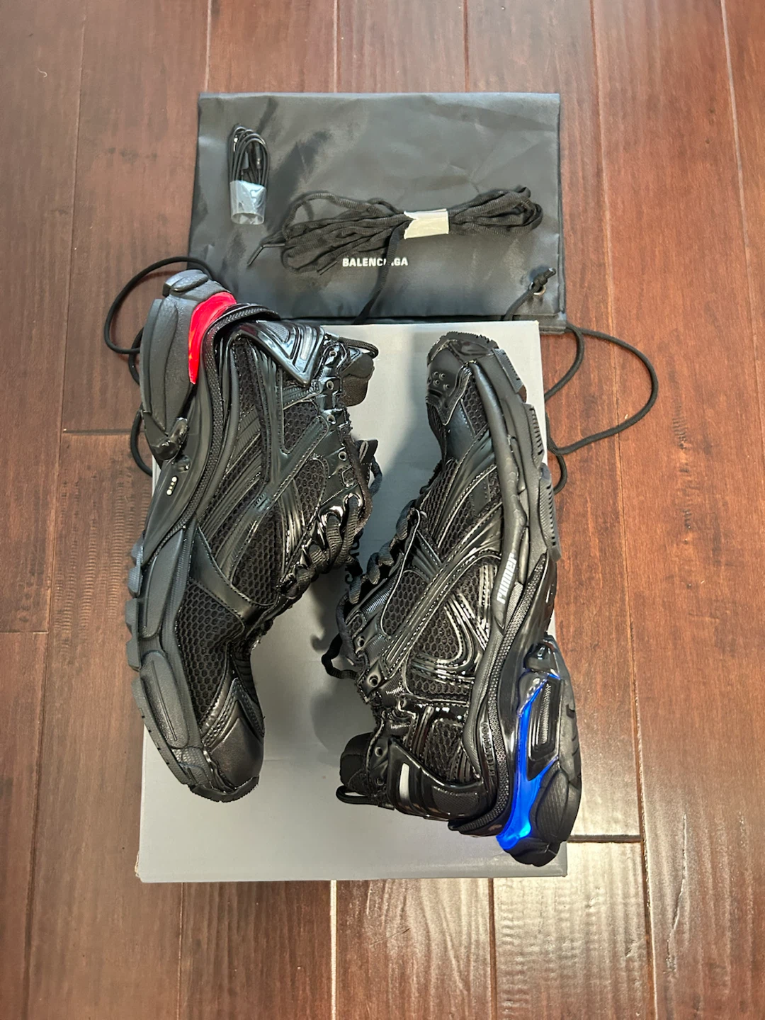 Balenciaga LED Runners - photo 3
