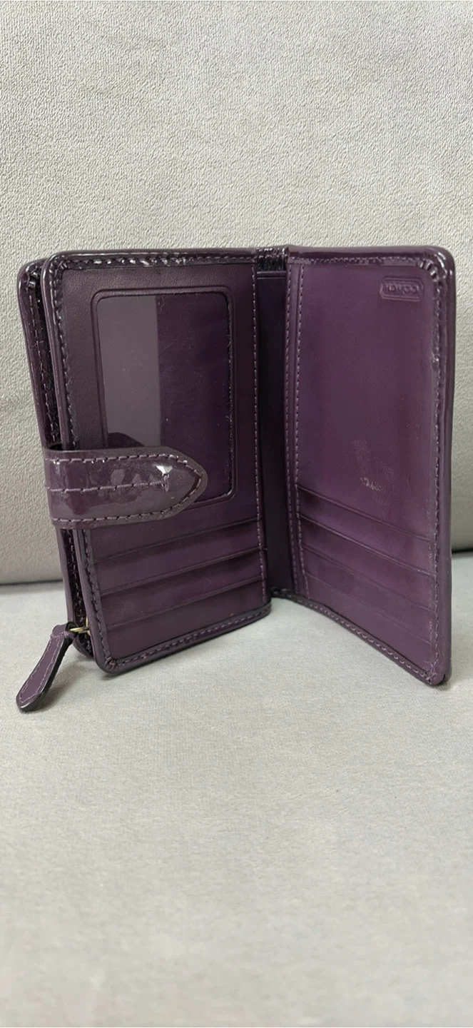 Coach Purple Patent Leather Wallet - photo 3