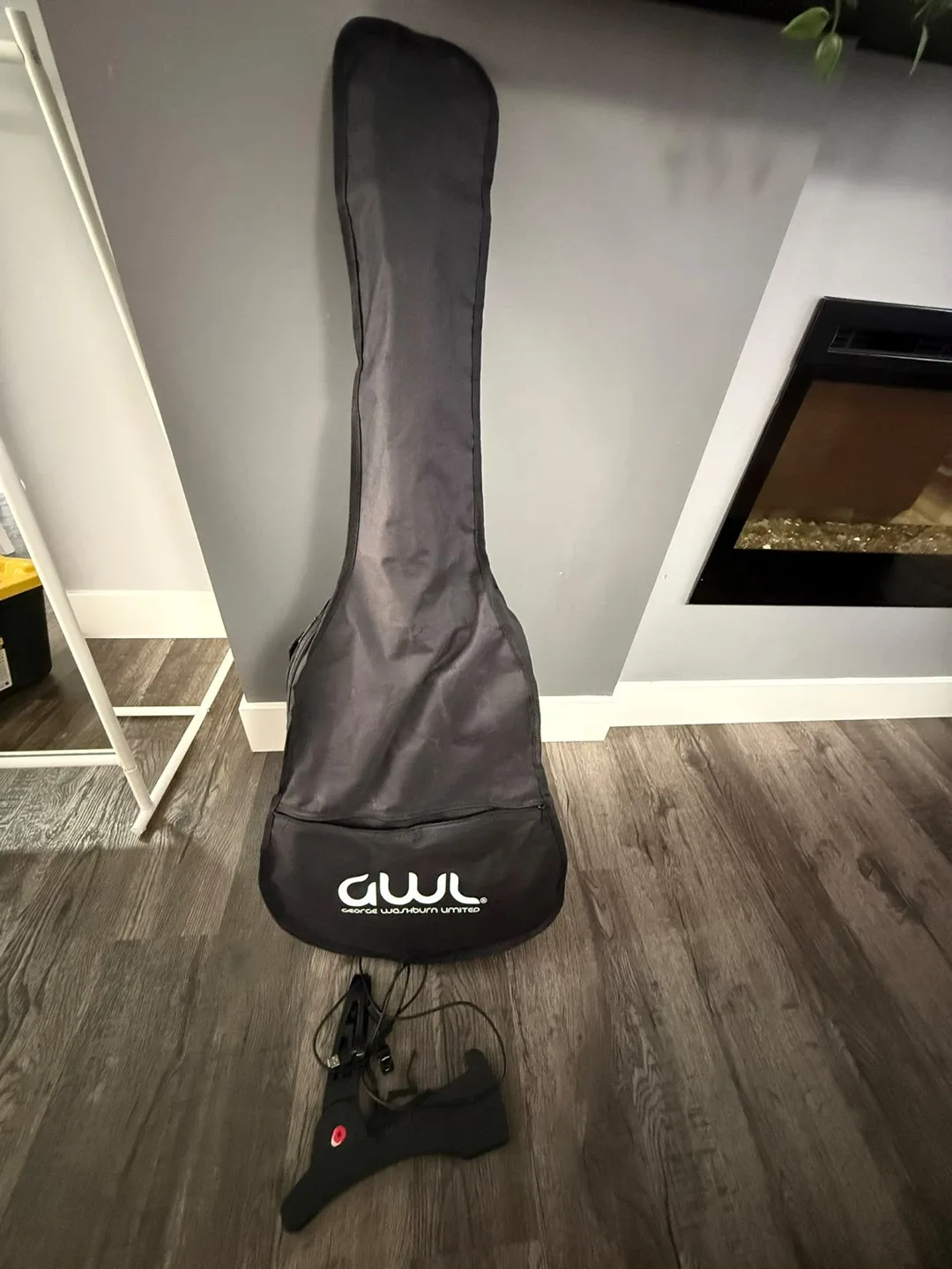 GWL Acoustic Guitar - photo 2