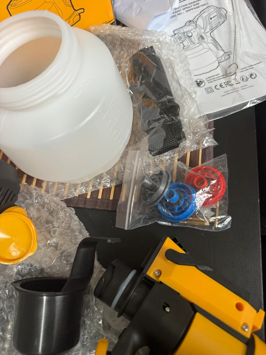 New DEKO 1000W Paint Spray Gun DKPPASB100C1 - photo 3