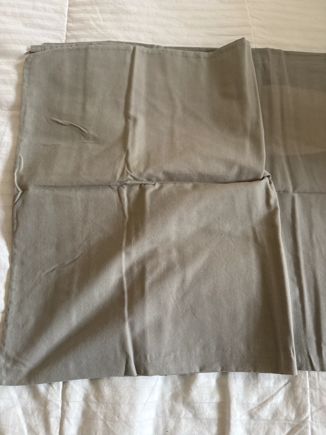 Pair of Light Grey Pillowcases - photo 2