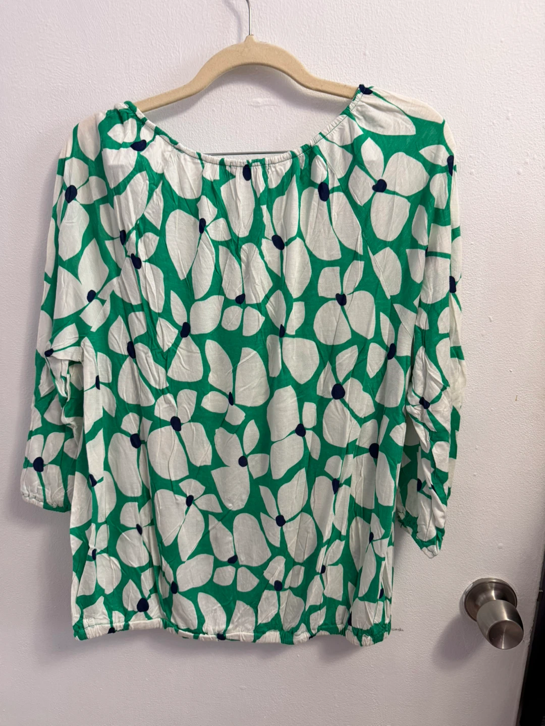 Old Navy Green and White Floral Top - photo 3