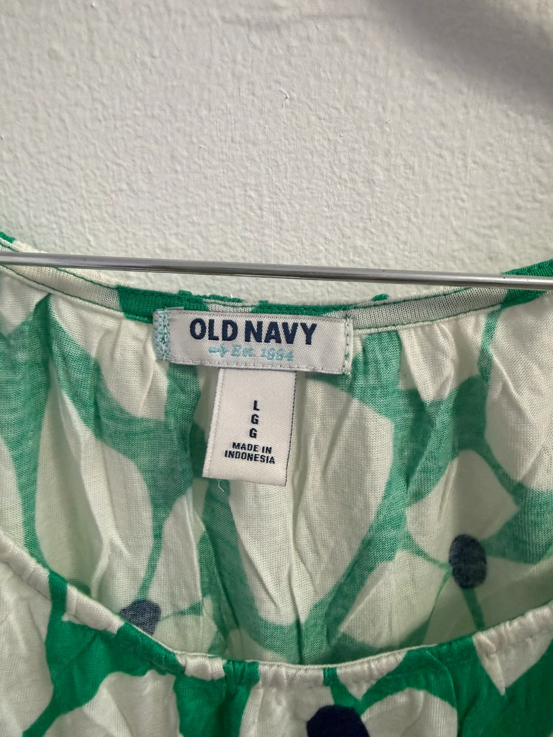Old Navy Green and White Floral Top - photo 4