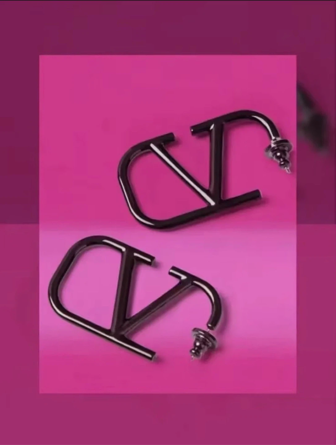 Authentic Valentino black VLogo Signature Earrings - photo 3
