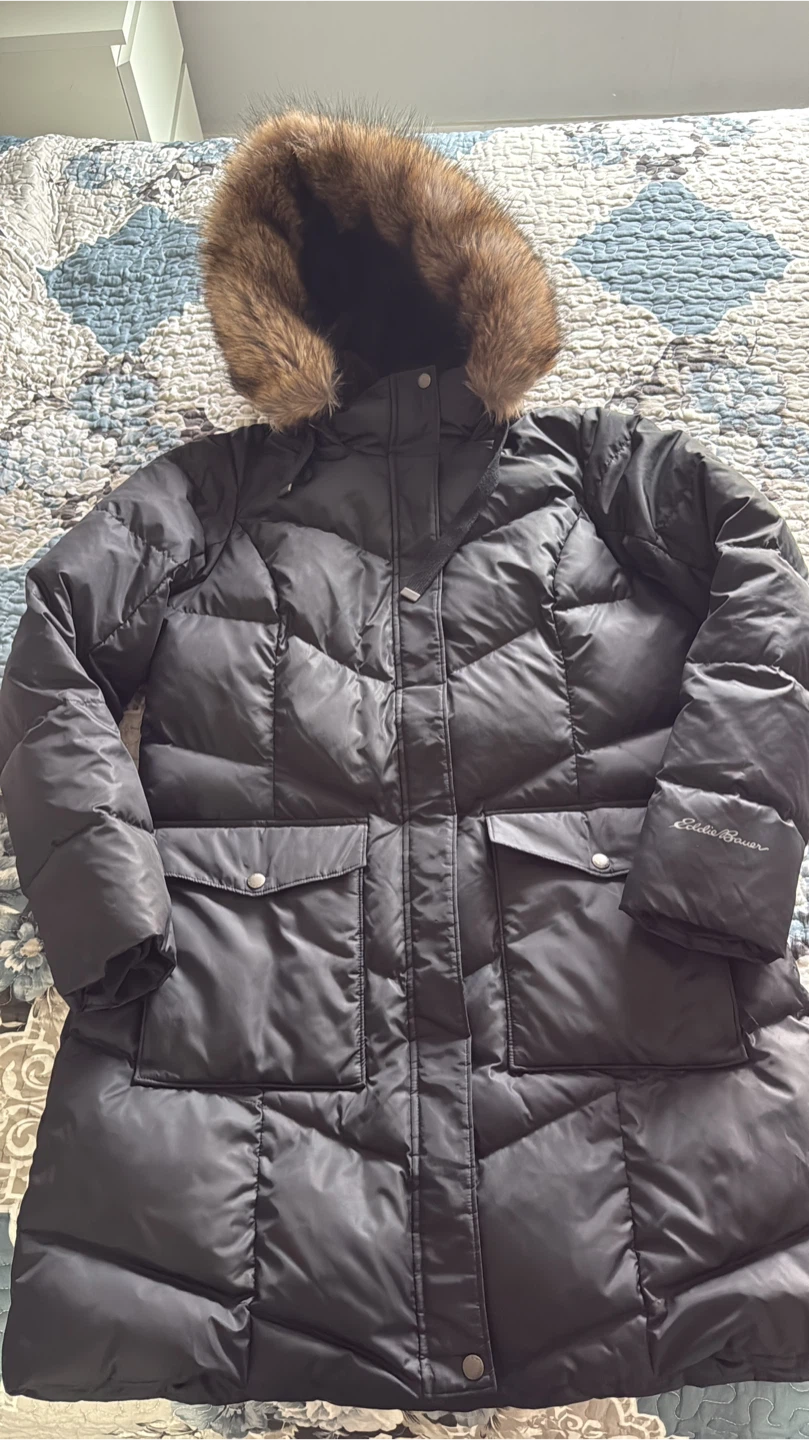Eddie Bauer Women’s Down Winter Parka – Size Large