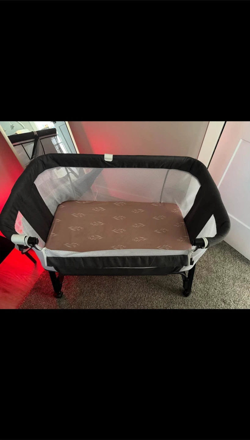 Baby Bassinet with Canopy and Mosquito Net - photo 2