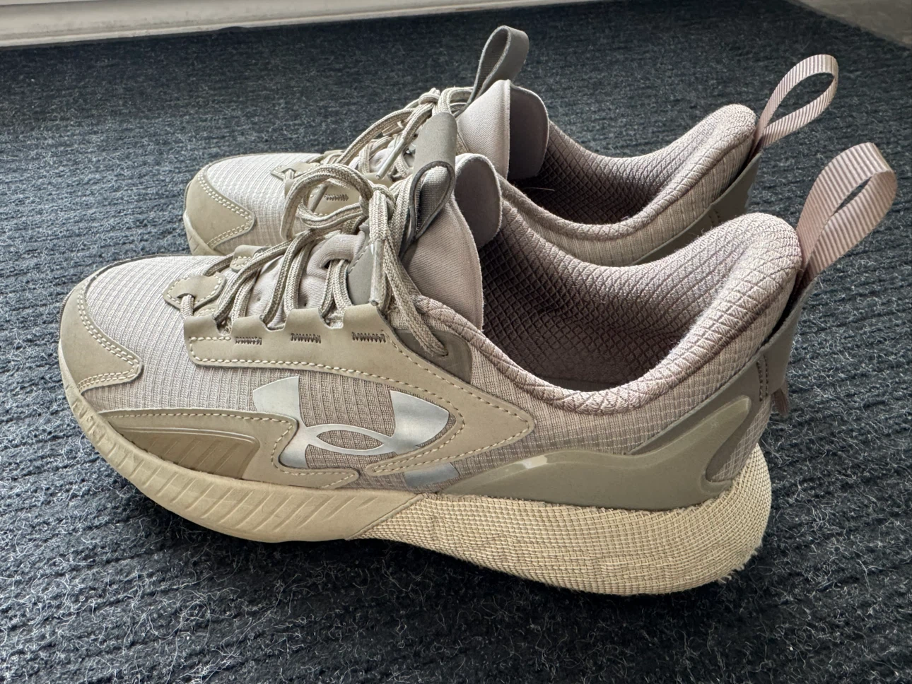 Under Armour HOVR Mega Running Shoes Unisex M 8.5/ W 10