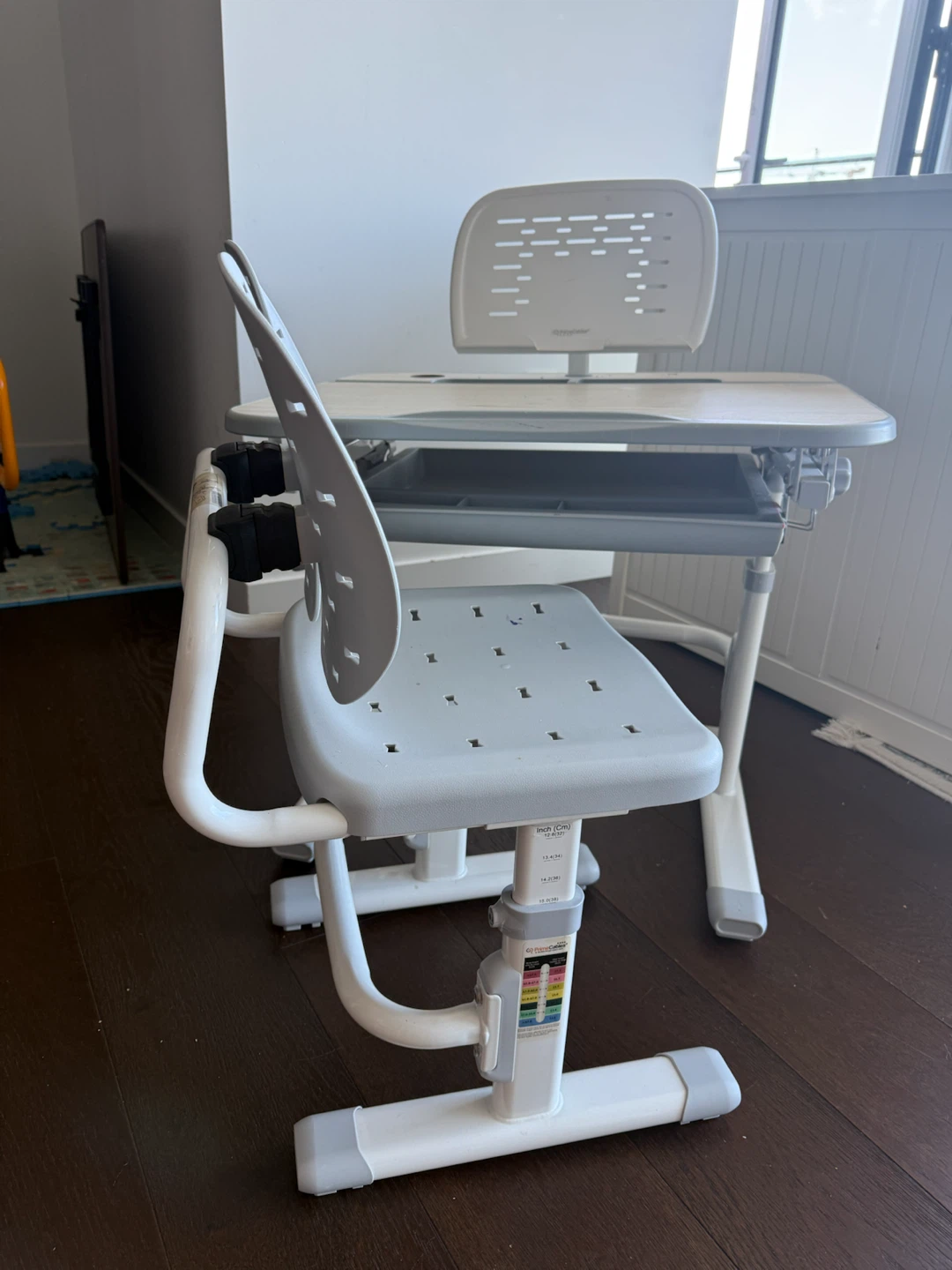 PrimeCables Kids Adjustable Desk and Chair Set - photo 4