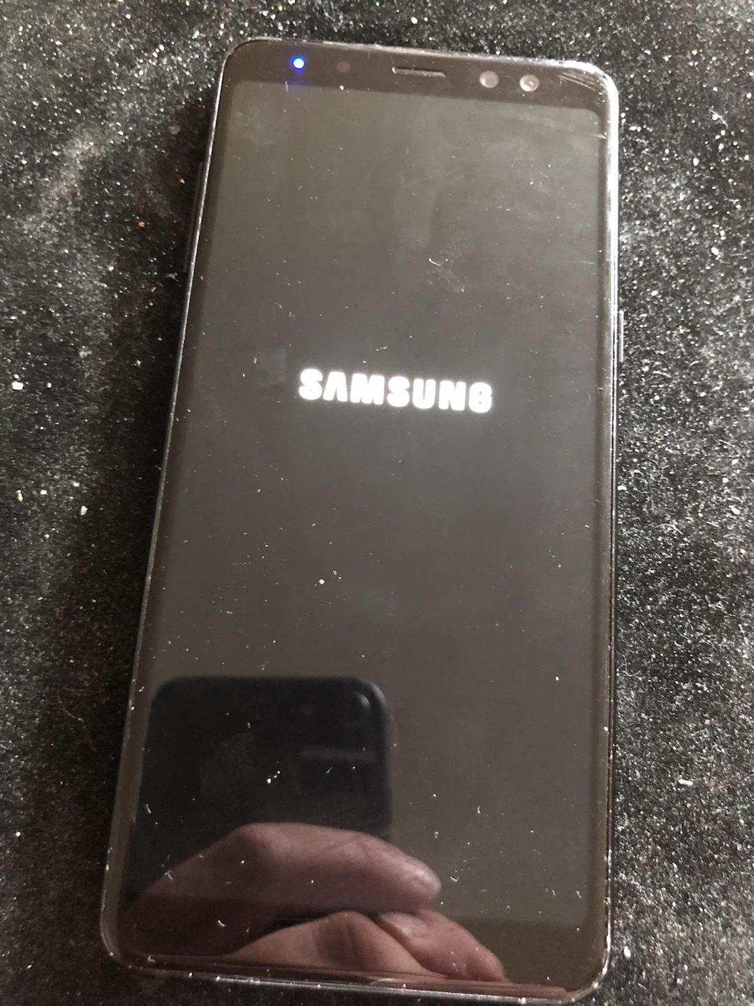 SAMSUNG A8 (2018) - photo 3