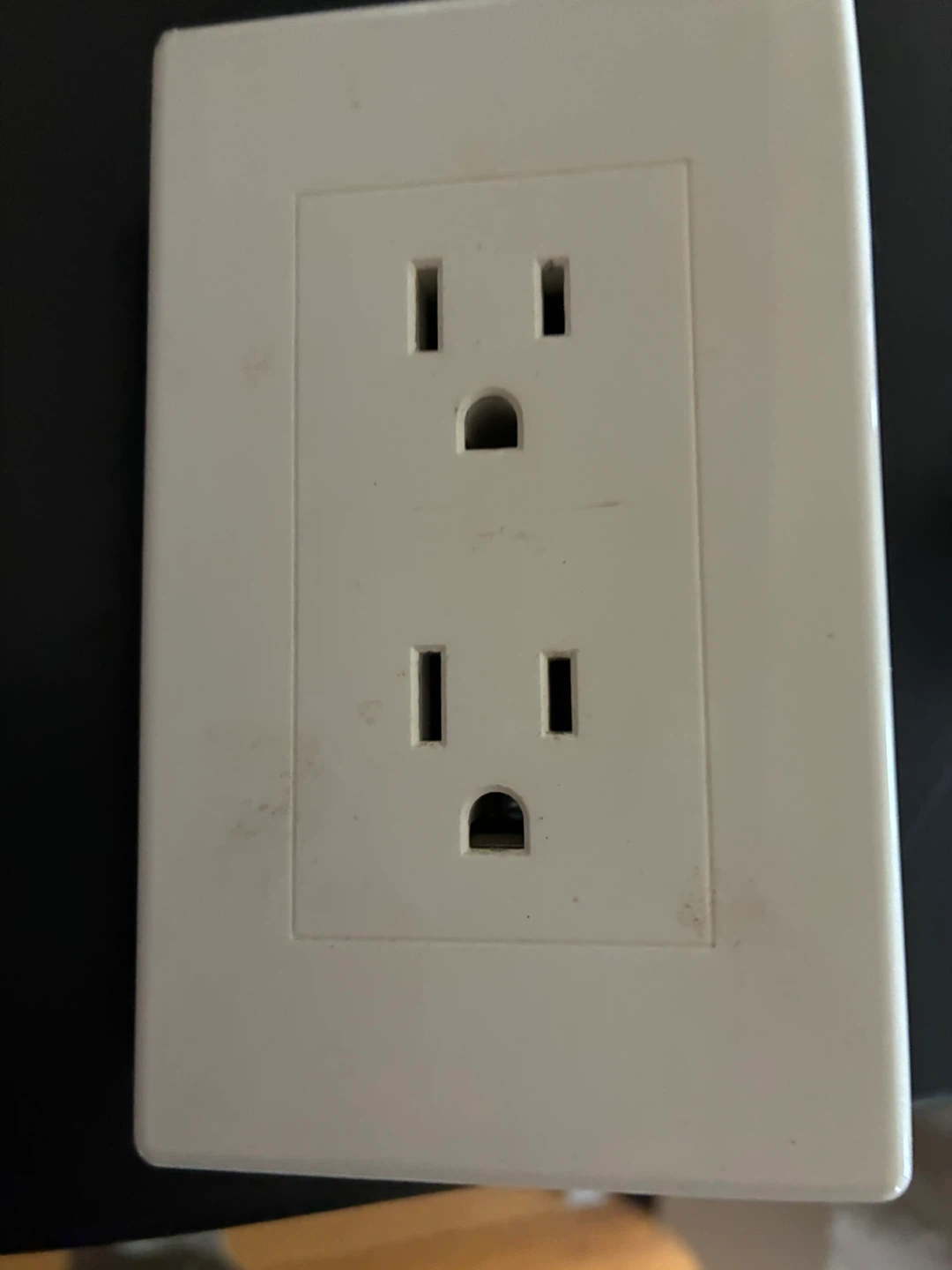 thingCHARGER 2X Outlet Extender Wall Tap