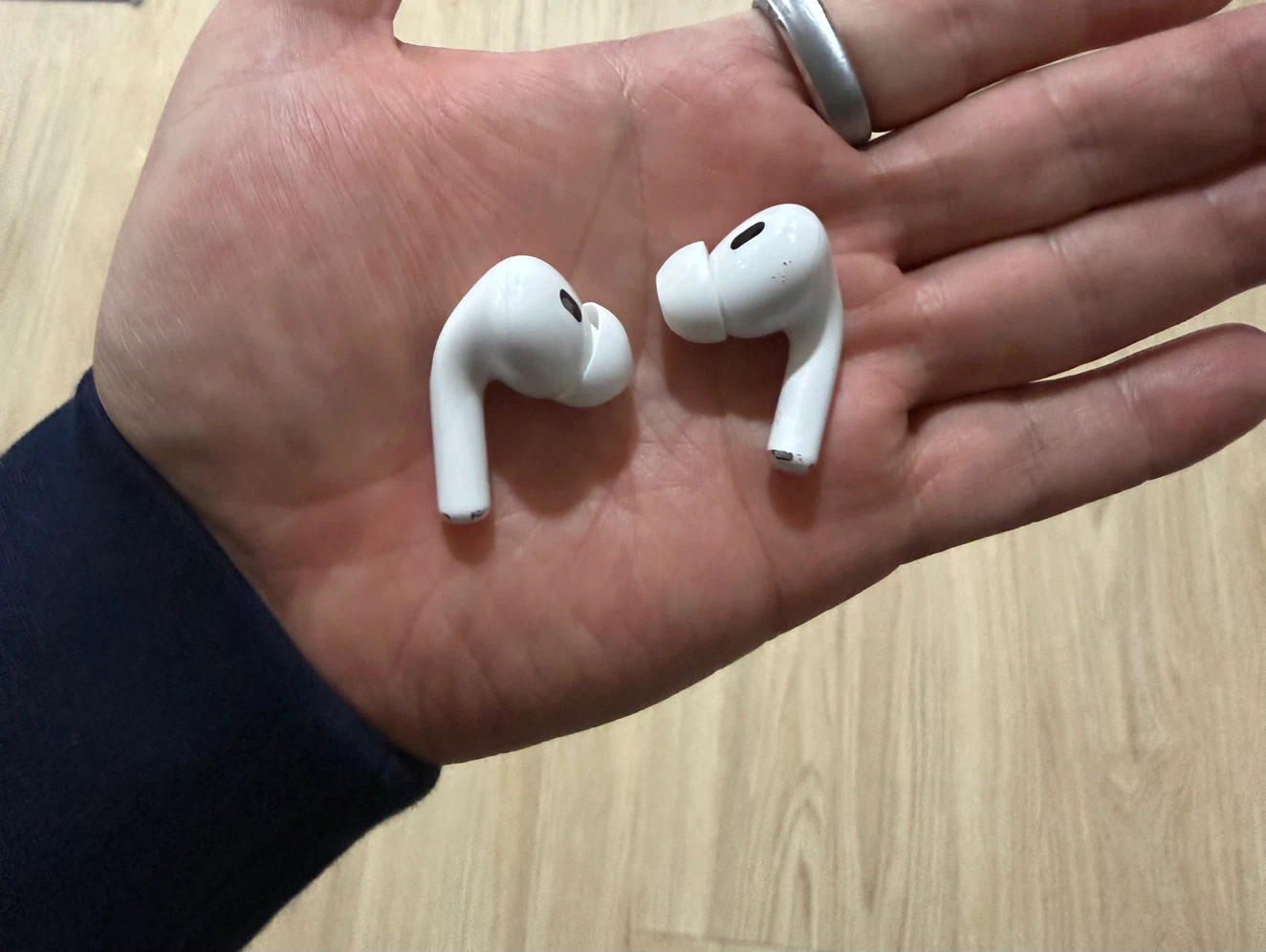 Apple AirPods Pro 2nd Generation - photo 3