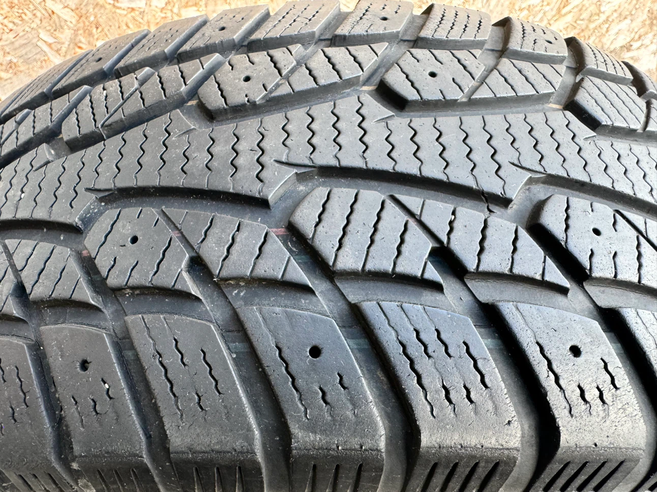 🅾️🅾️ 225/60/16 SINGLE WINTER❄️✅ 75% TREAD MIRAGE