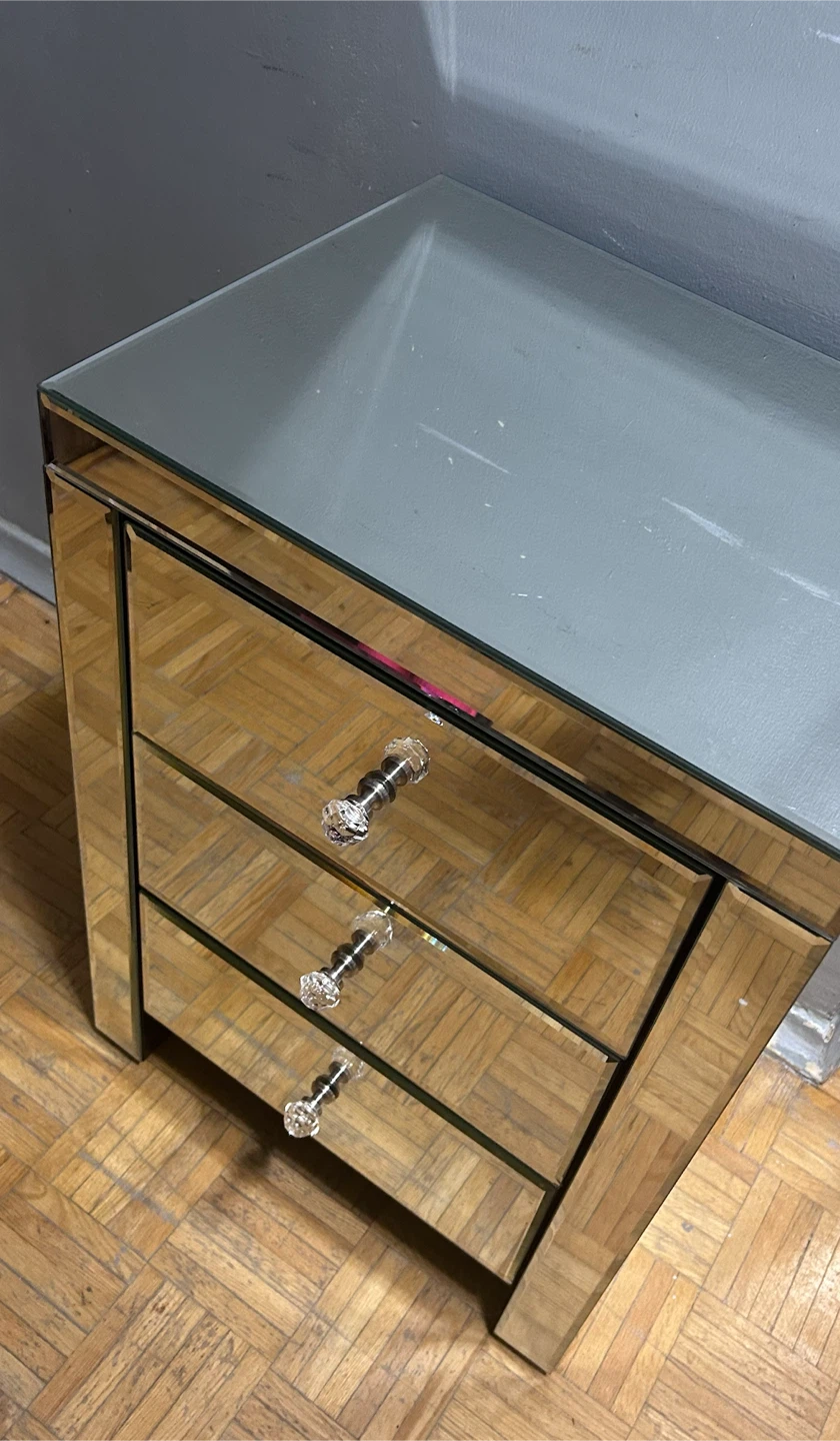 $190 Homesense Mirrored 3-Drawer Nightstand - photo 2